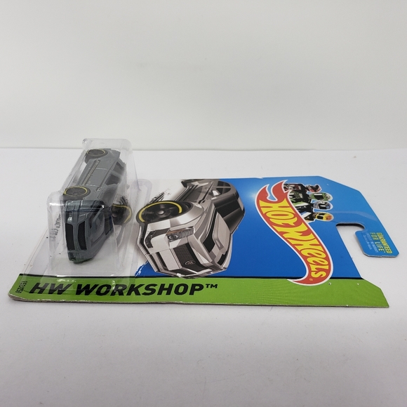 Hot Wheels Cadillac CTS-V #1 HW Workshop Silver Kmart Exclusive - Picture 2 of 9